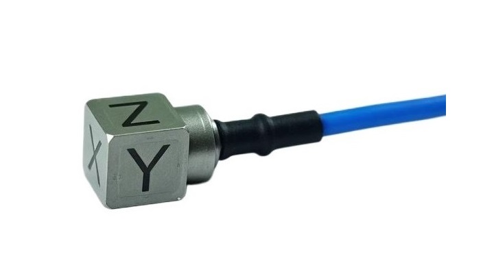 微小型国产三轴加速度传感器丨微型三轴振动加速度计HX140-501，小立方体结构边长6.4mm